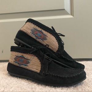 Minnetonka high top moccasins